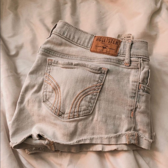 Hollister Jean Shorts - Picture 1 of 4